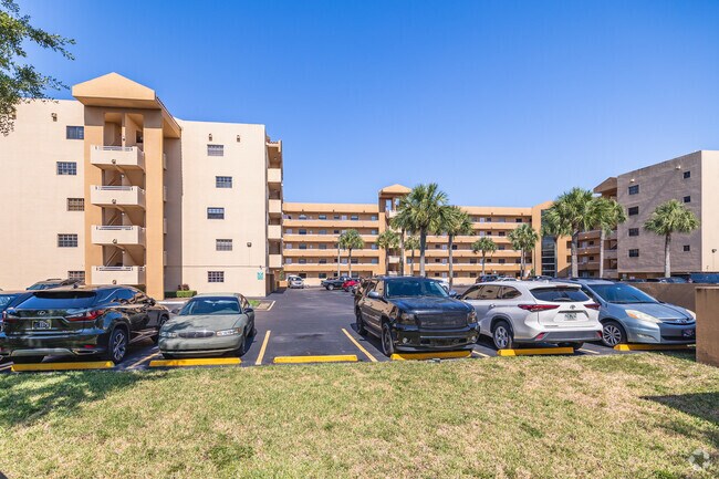 Building Photo - Celebrity Point Condos