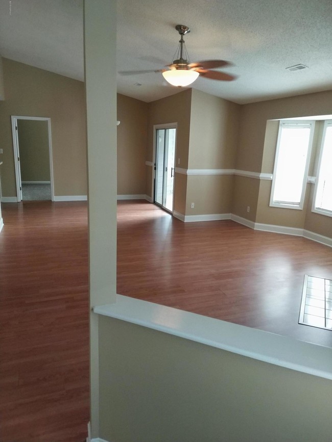 Building Photo - 100 Breezewood Dr