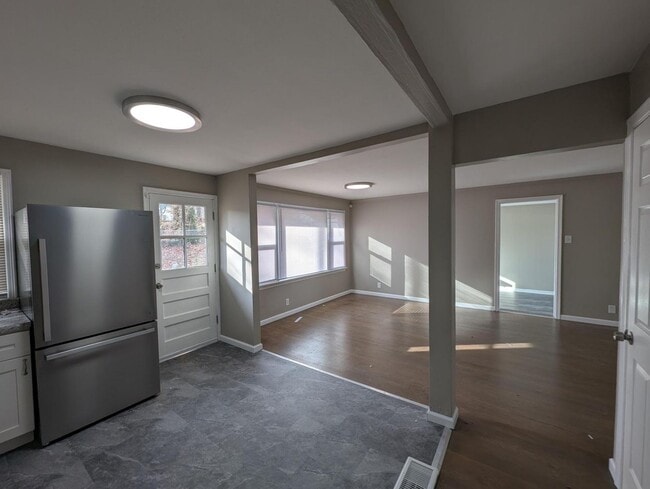 Photo - House on Hedge