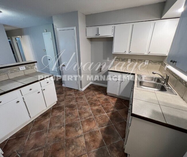 Building Photo - Nice Home in Frayser