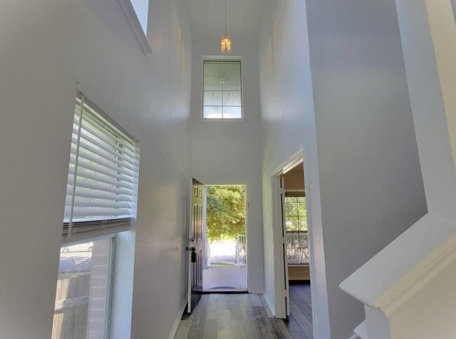 Foto del edificio - 14813 Earl Grey Ln