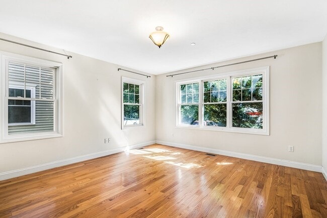 Building Photo - 1281 Elm St