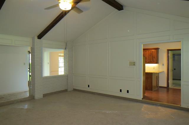 Building Photo - 613 Suellen Cir