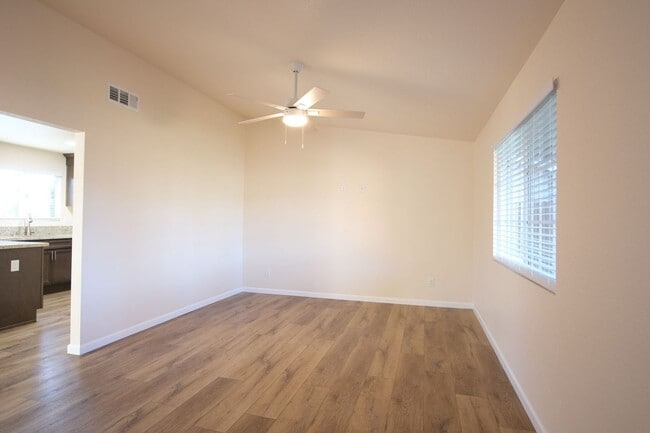 Foto del edificio - Beautiful 3 Bedroom 2 Bath home in Turlock