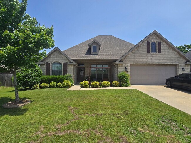 Building Photo - Fabulous 4BR Home Walking Distance to Ston...