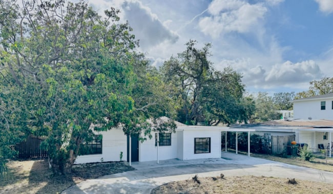 Foto del edificio - 2928 W Elrod Ave