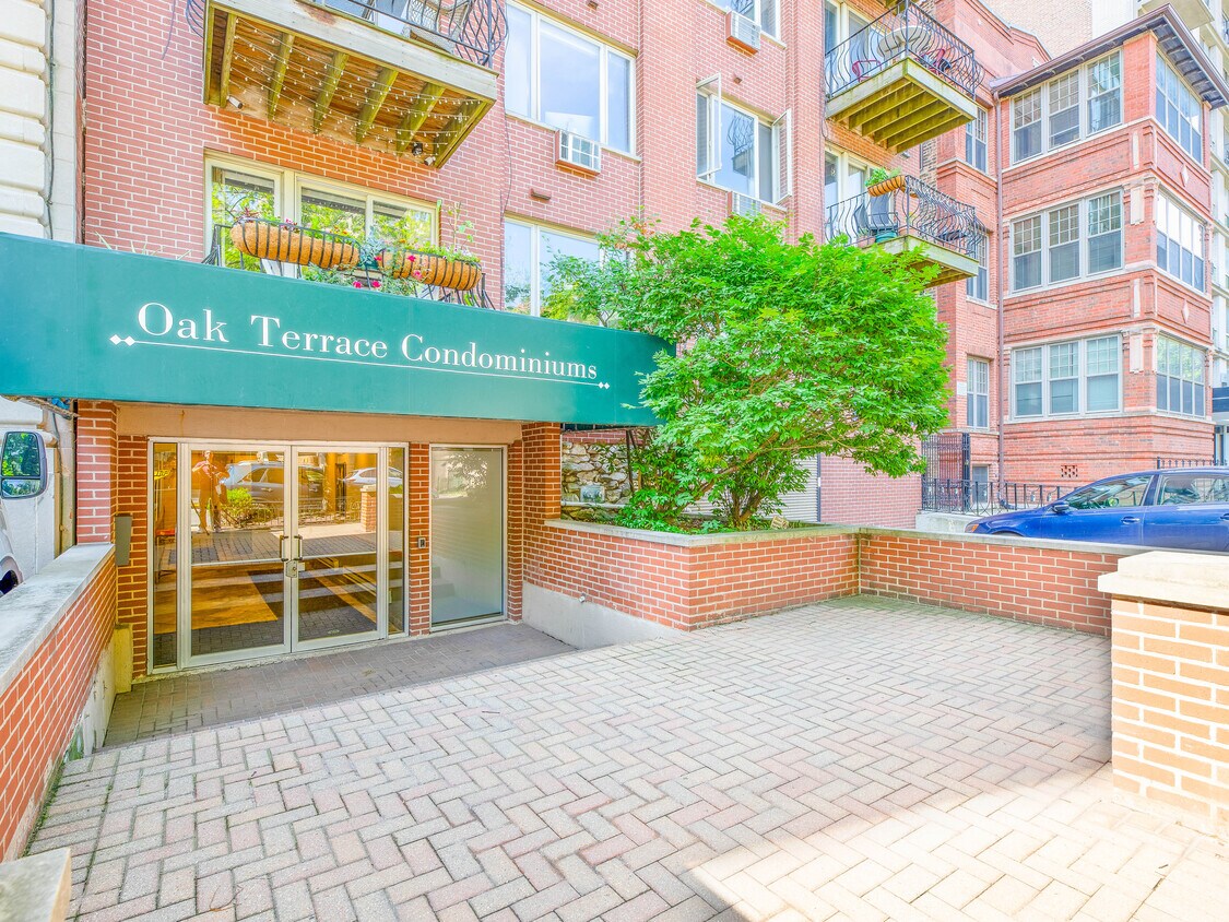 435 W Oakdale Ave Unit 2B, Chicago, IL 60657 Condo for Rent in Chicago, IL