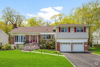 Building Photo - 5 Sylvan Ln
