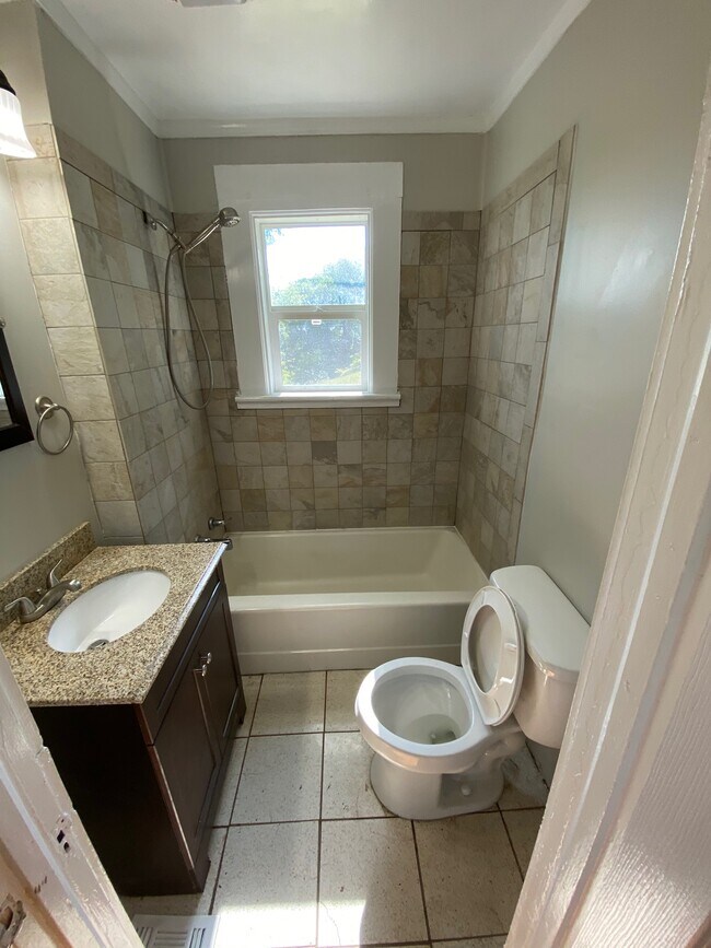 Foto del edificio - 5023 Logan St NW