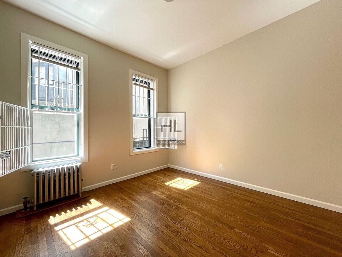 Building Photo - Sunny and Spacious Studio | 54 East 7th St...