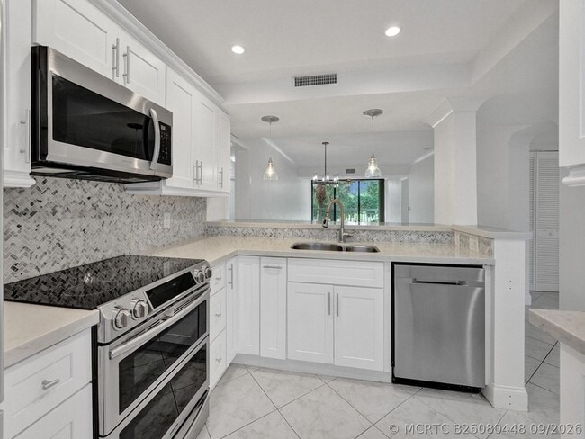 Building Photo - 6169 Balboa Cir