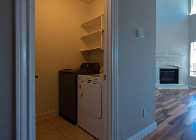 Building Photo - 2927 Overbrook Meadow Ln