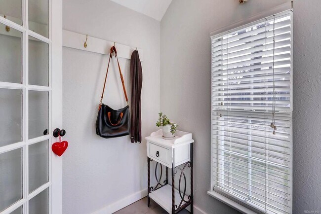 Foto del edificio - 4481 Meade St