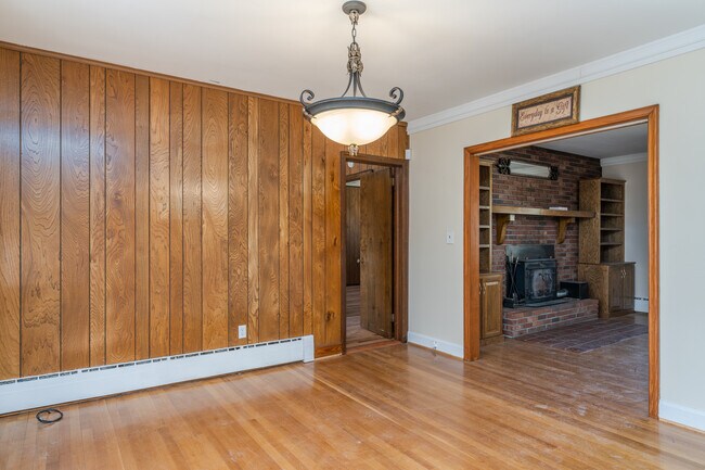 Building Photo - 443 Selica Rd