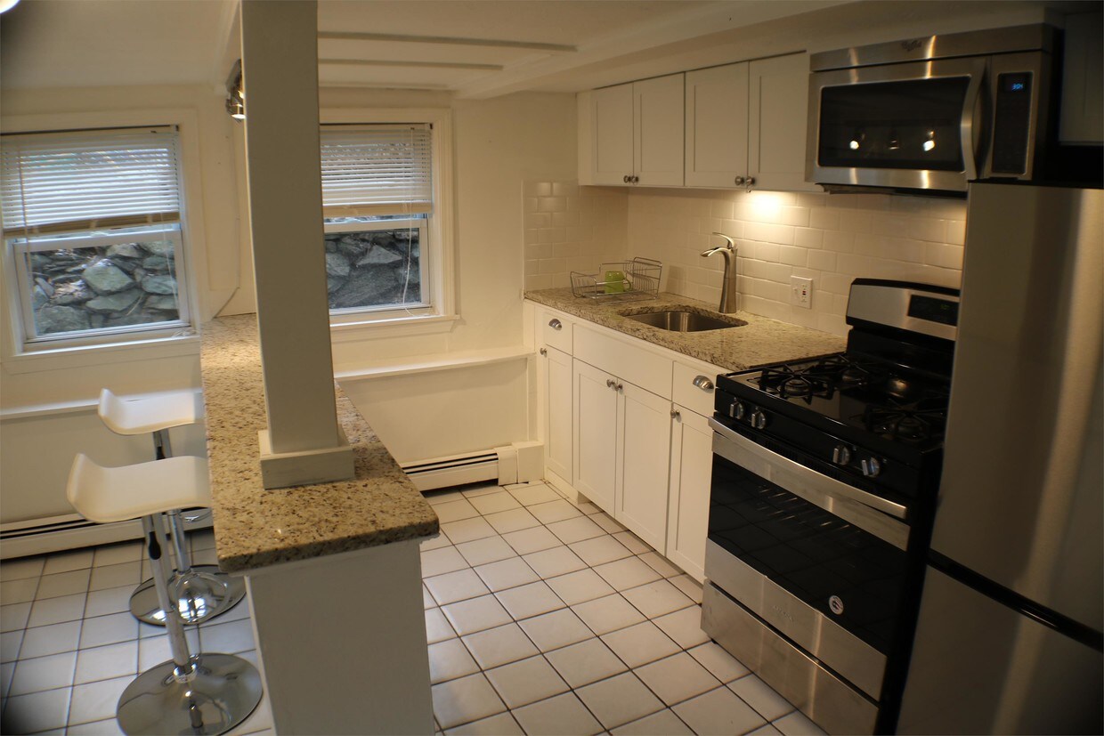 Primary Photo - 111 East St
