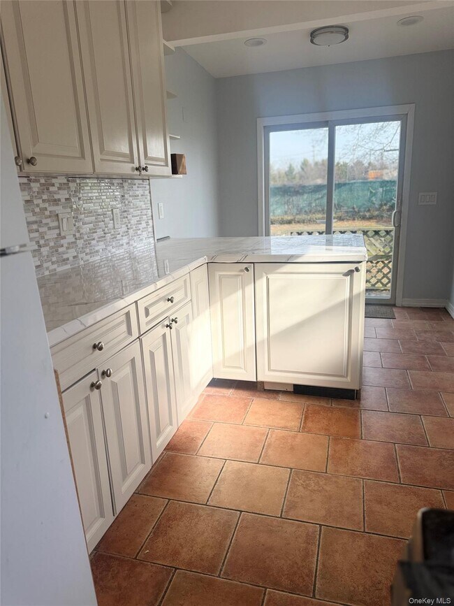 Building Photo - 71 Community Rd