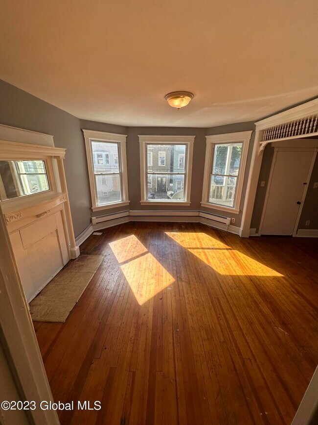 Building Photo - 355 2nd St