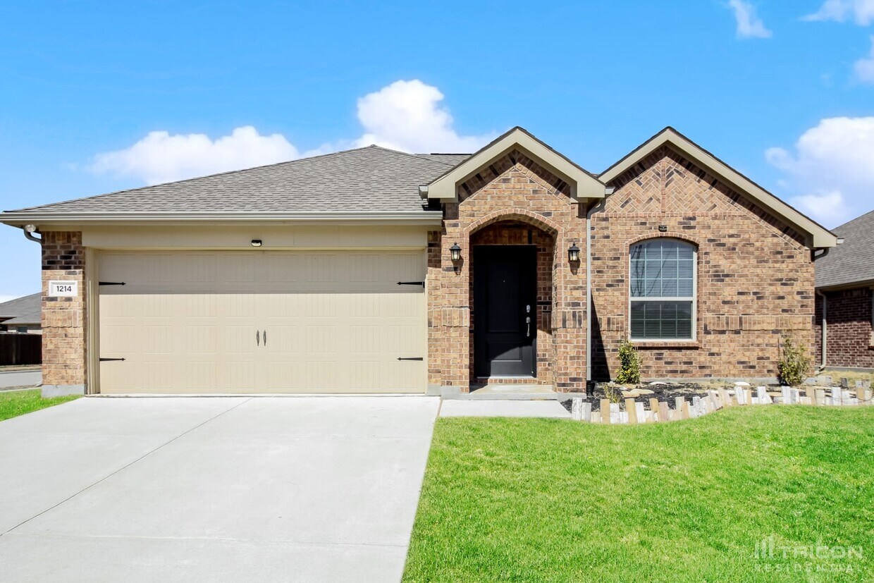 Foto principal - 1214 Cres View Dr