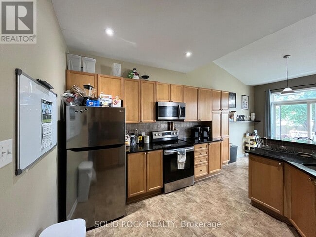 Building Photo - 409 Amar Ln