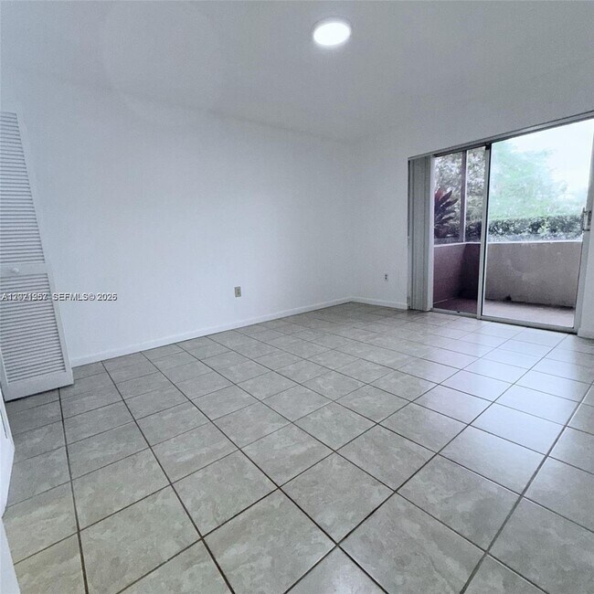 Foto del edificio - 4760 NW 102nd Ave