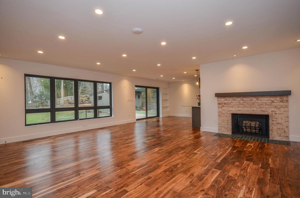 Foto principal - 9213 Weant Dr