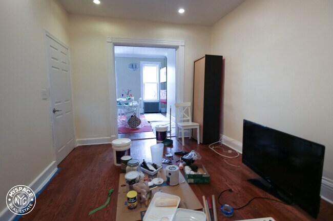 Building Photo - 276 Cornelia St
