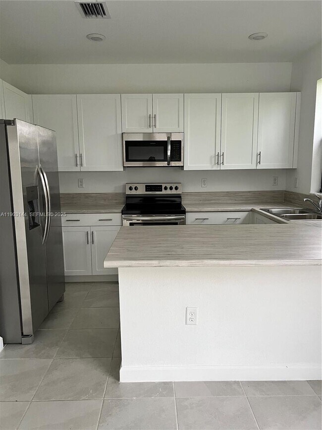 Foto del edificio - 10030 SW 228th Terrace