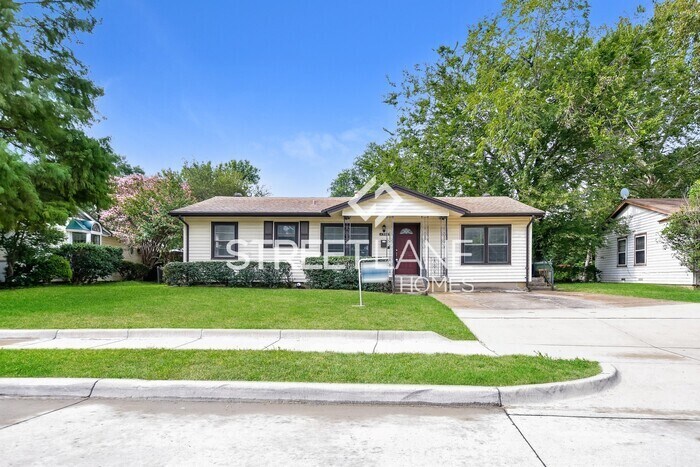Primary Photo - Charming 3 Bedroom Home in Garland, TX!!