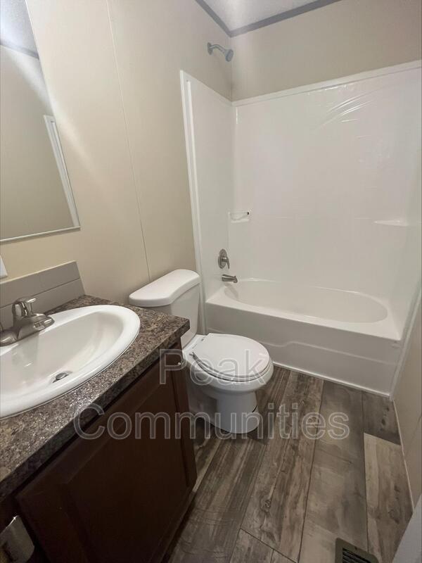 Building Photo - 565 Shady Brook Hts