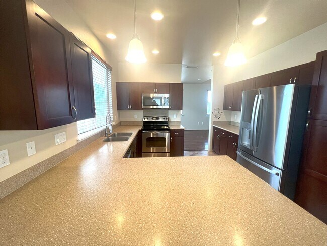 Foto del edificio - Large 4 bedroom 3 Bathroom house in Lahiki at Mehana in Kapolei