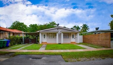 Building Photo - 2638 SW 30th Ct