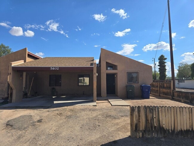 Building Photo - pm1001