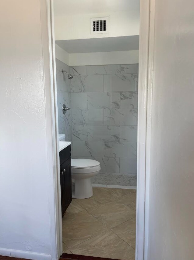 Foto del edificio - 2851 N Magnolia Ave