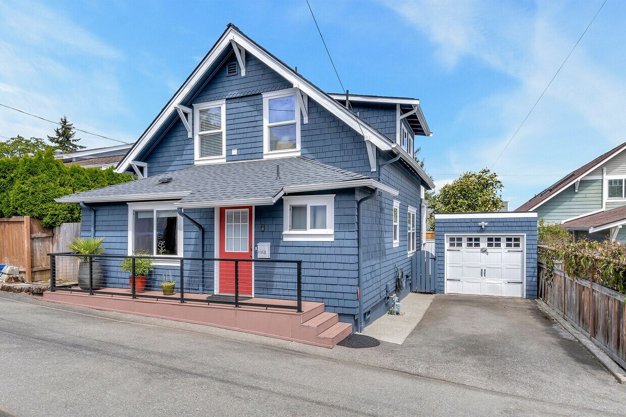 Primary Photo - Old Town Craftsman - Short Term Leases Ava...