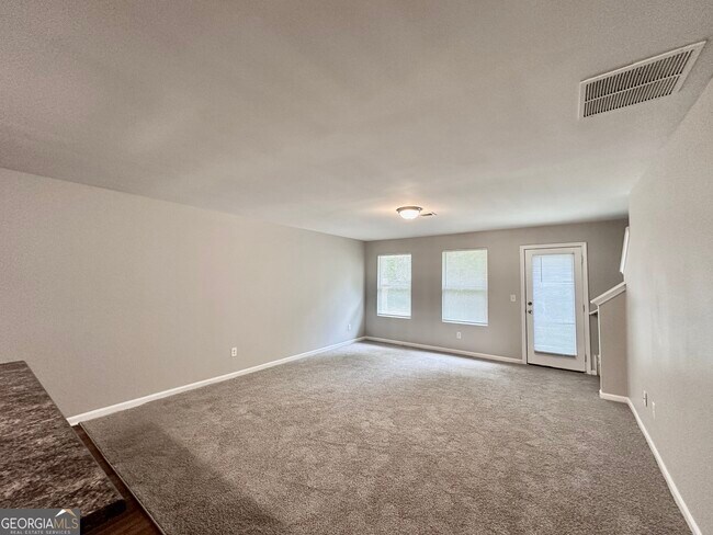 Foto del edificio - 308 Reedell Way