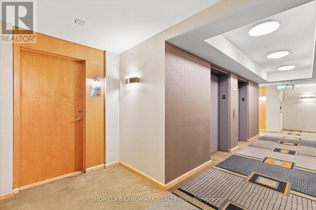 Photo du bâtiment - 3939 Duke of York Blvd