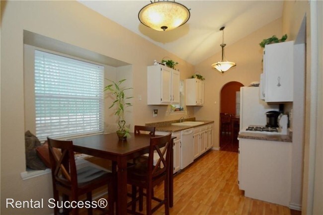 Foto del edificio - 3 br, 2 bath House - 636 Bristol Drive