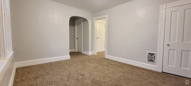 Building Photo - 1116 beecher ave