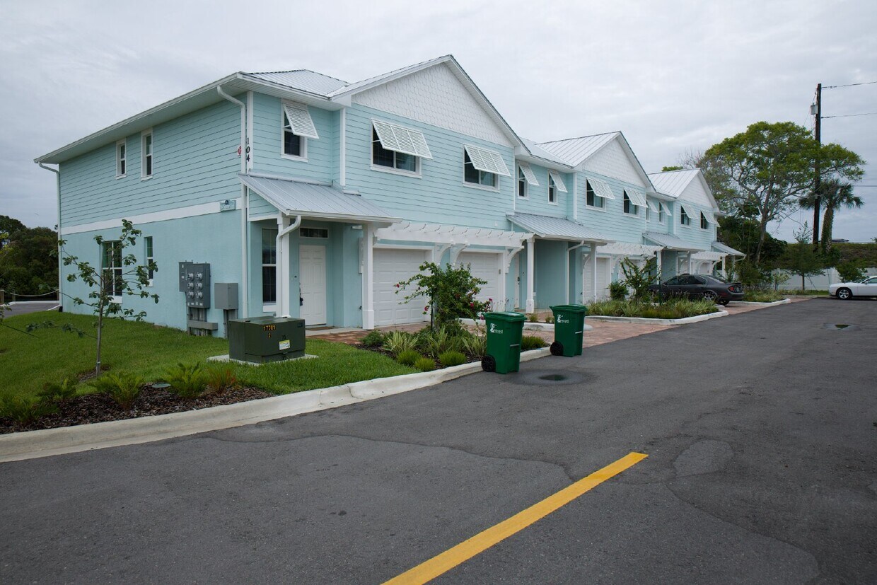 104 Parrotfish Ln, Merritt Island, FL 32953 Room for Rent in Merritt