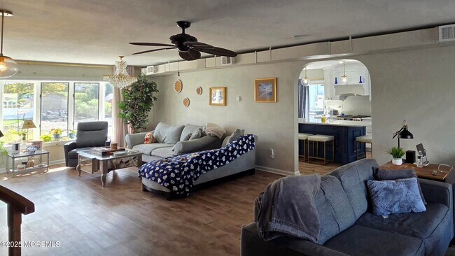 Foto del edificio - 118 Alhama Dr