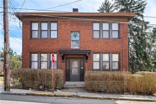 Building Photo - 163 Ormsby Ave