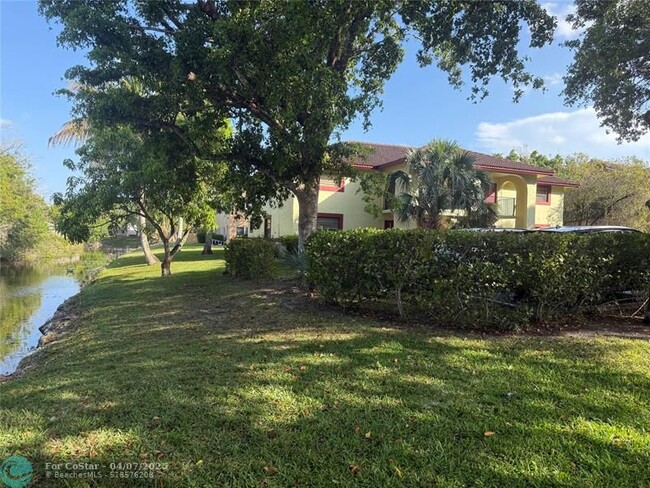 Foto del edificio - 3615 NW 114th Ln