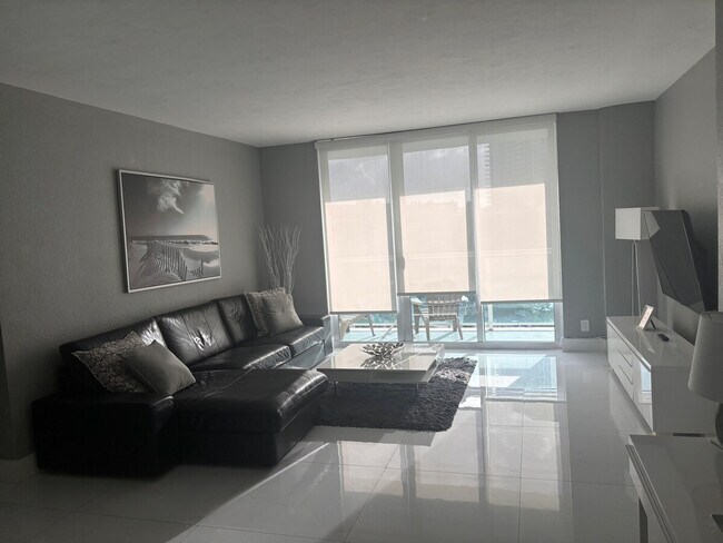 Building Photo - 3801S S Ocean Dr