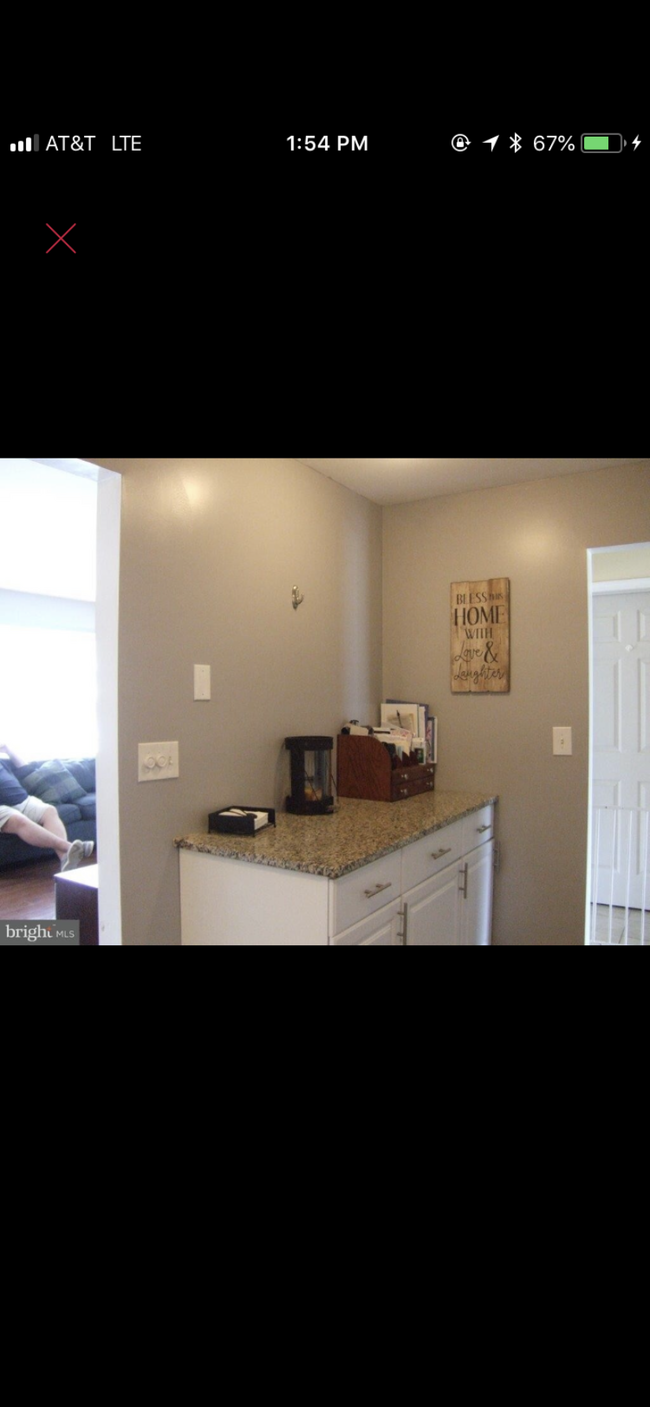 Foto del edificio - 4078 Laurel Ln