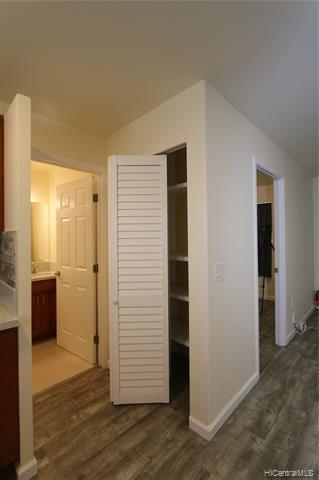 Building Photo - 464 Ena Rd