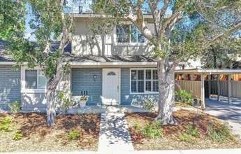 Building Photo - 2520 Fountainhead Dr