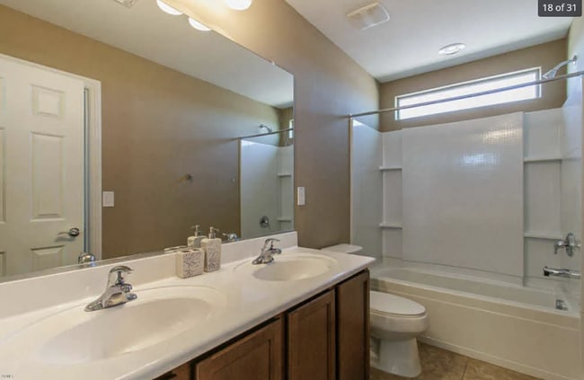 Foto del edificio - 10743 W Desert Elm Ln