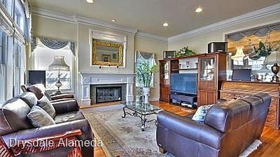 Building Photo - 5 br, 4.5 bath House - 738 Palmera Court