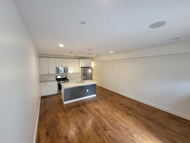 Building Photo - 1447 Girard St NW