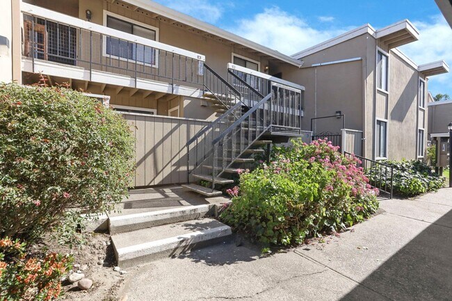 Building Photo - 6506 Embarcadero Dr